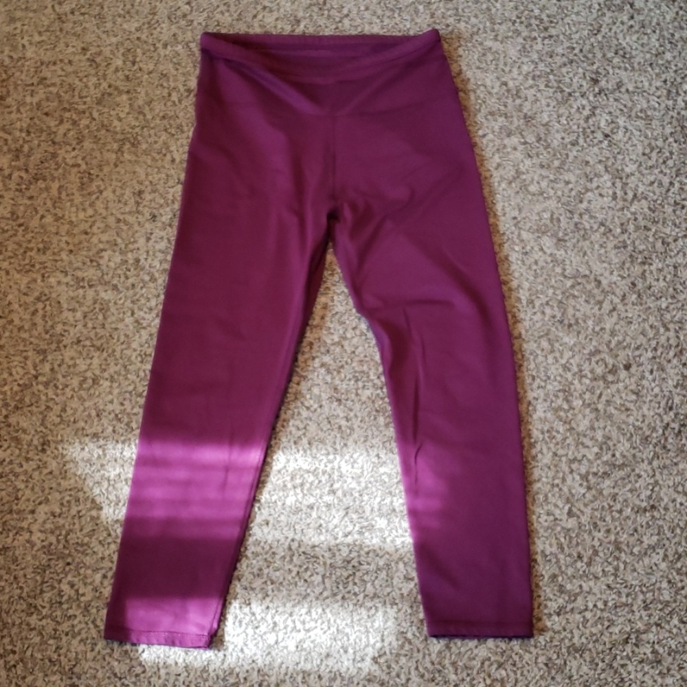 Maroon leggings